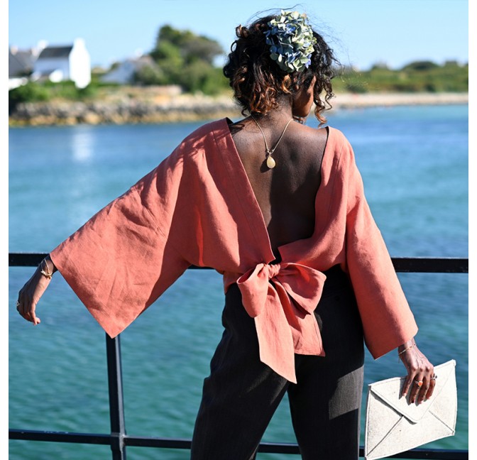 RIKI MARGOT Top effet kimono
Dos nus